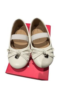 Kelly & Katie White Kids Dress Shoes with Heart Charm - size 8C - NWT